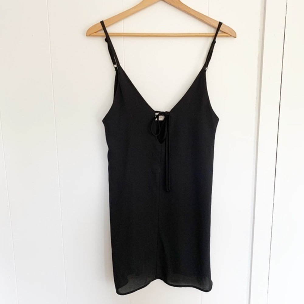 Brandy Melville John galt keyhole front‎ mini dress